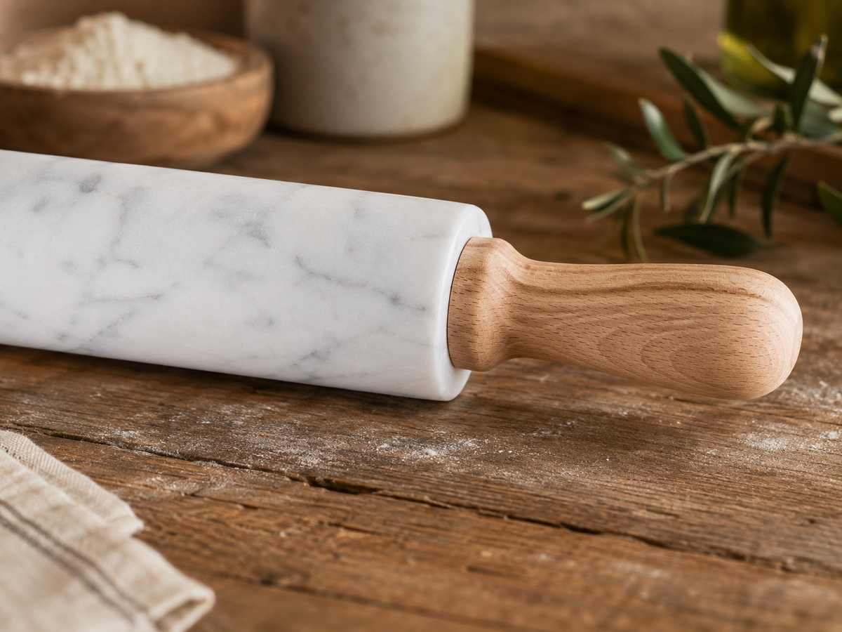 Rolling pin in white Carrara marble (length 47 cm) with beech wood handles