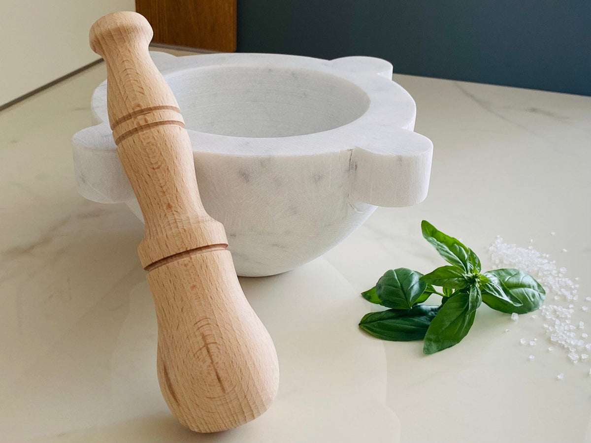 Mortar diameter 20 cm in White Carrara Marble with Beech Wood Pestle