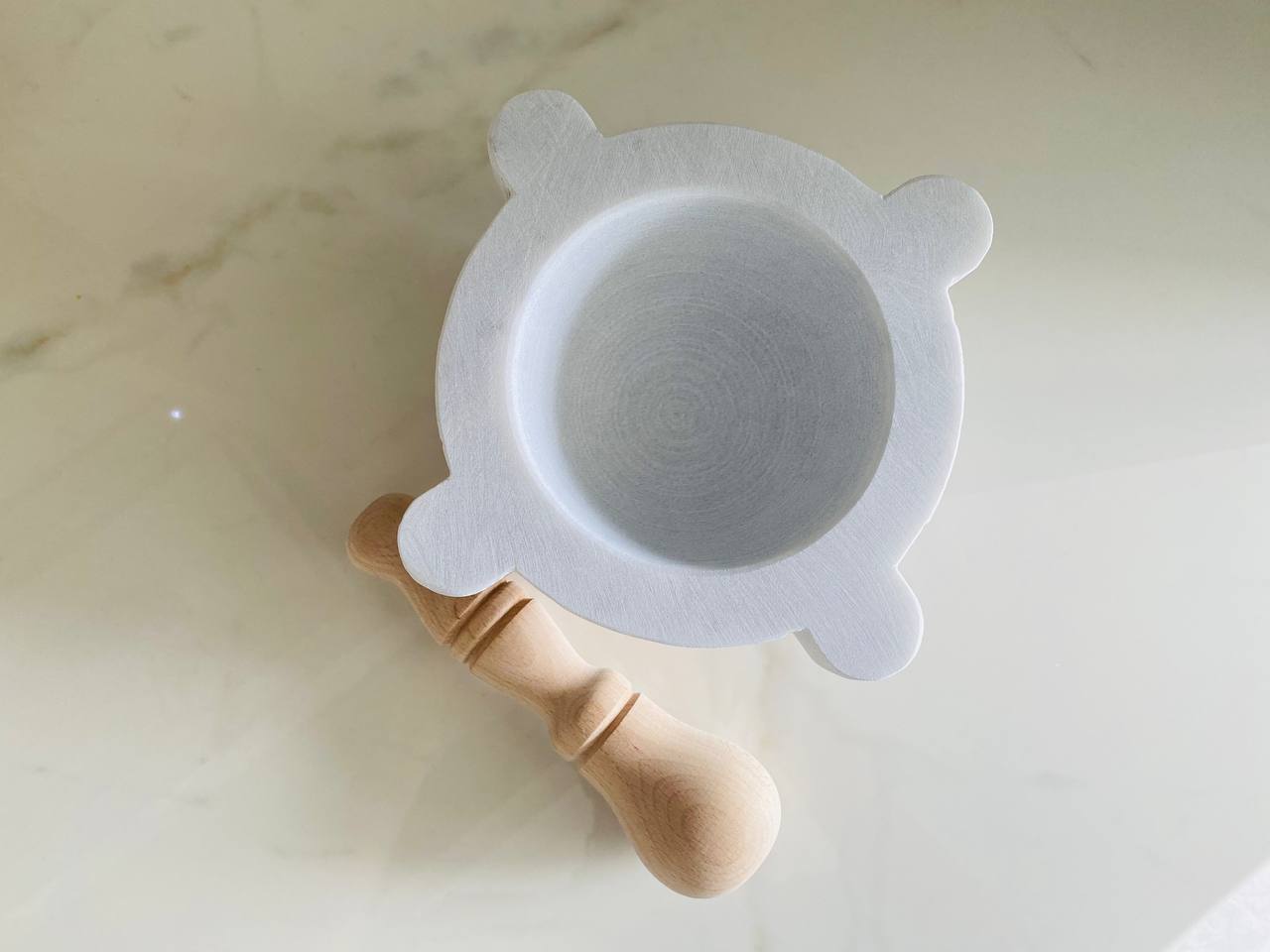 Mortaio diametro 16 cm in Marmo Bianco di Carrara con pestello in legno di Faggio