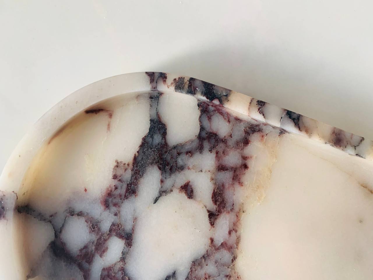 Vassoio in Marmo Naturale Calacatta Viola – Bianco con Venature Porpora – Eleganza nella Pietra, Regalo Perfetto per Matrimonio