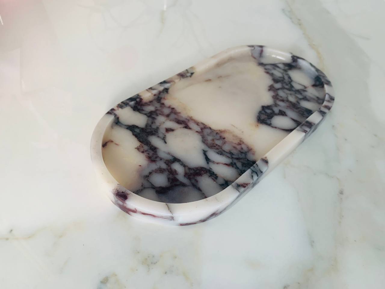 Vassoio in Marmo Naturale Calacatta Viola – Bianco con Venature Porpora – Eleganza nella Pietra, Regalo Perfetto per Matrimonio