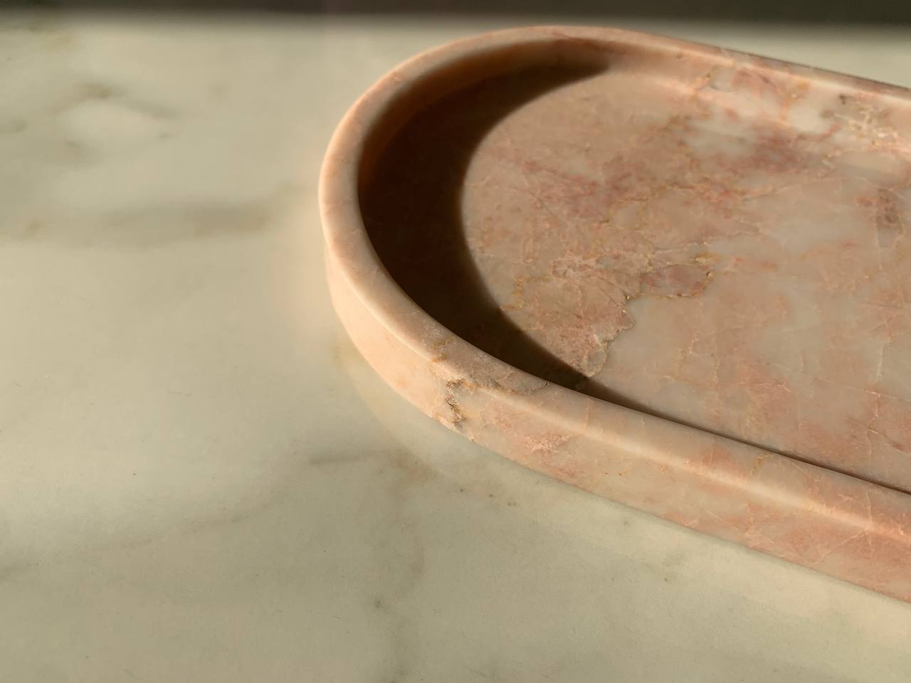 Vassoio in Marmo Naturale Rosa Crema – Rosa Delicato – Eleganza nella Pietra, Regalo Perfetto per Matrimonio