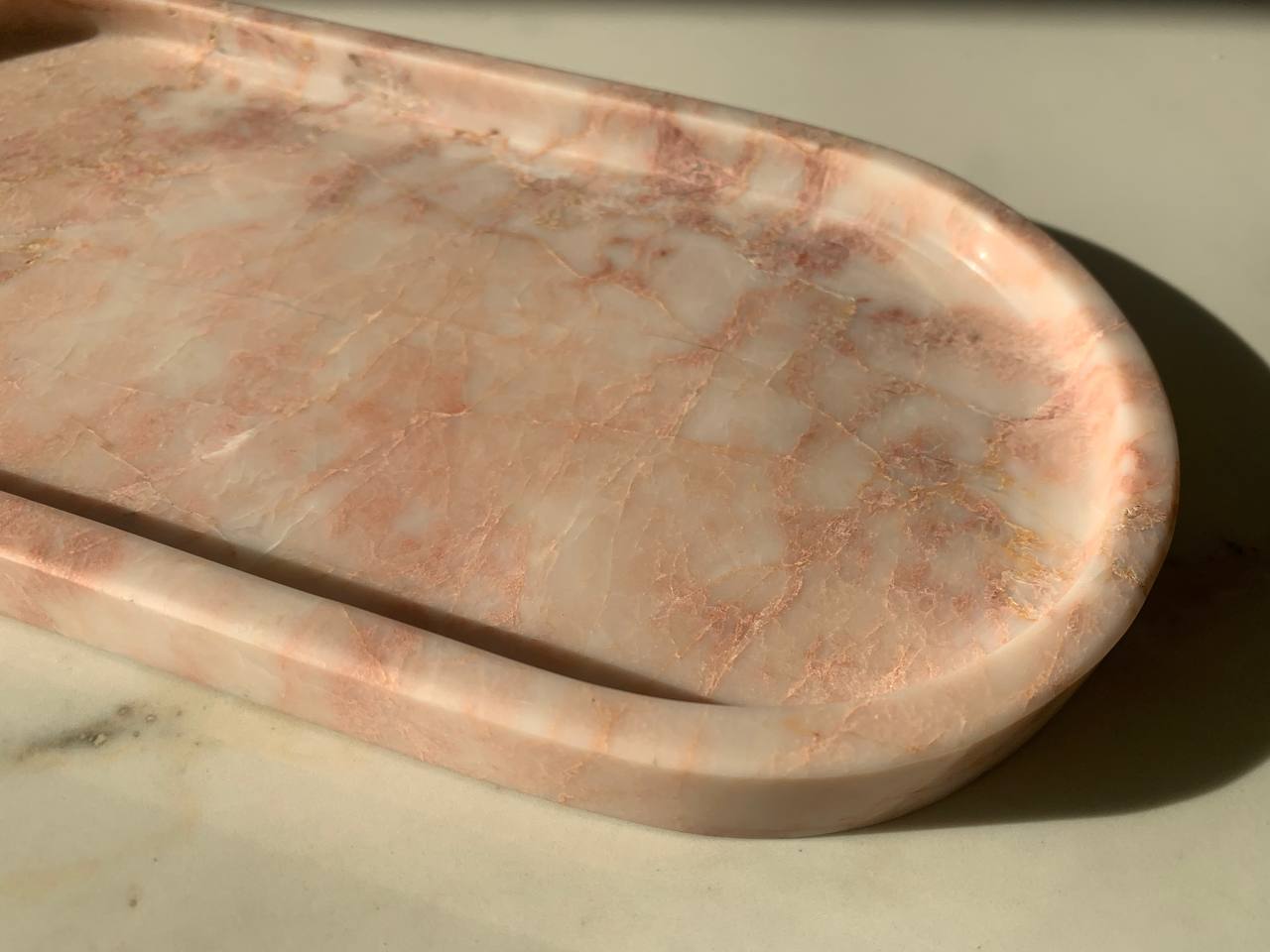 Vassoio in Marmo Naturale Rosa Crema – Rosa Delicato – Eleganza nella Pietra, Regalo Perfetto per Matrimonio