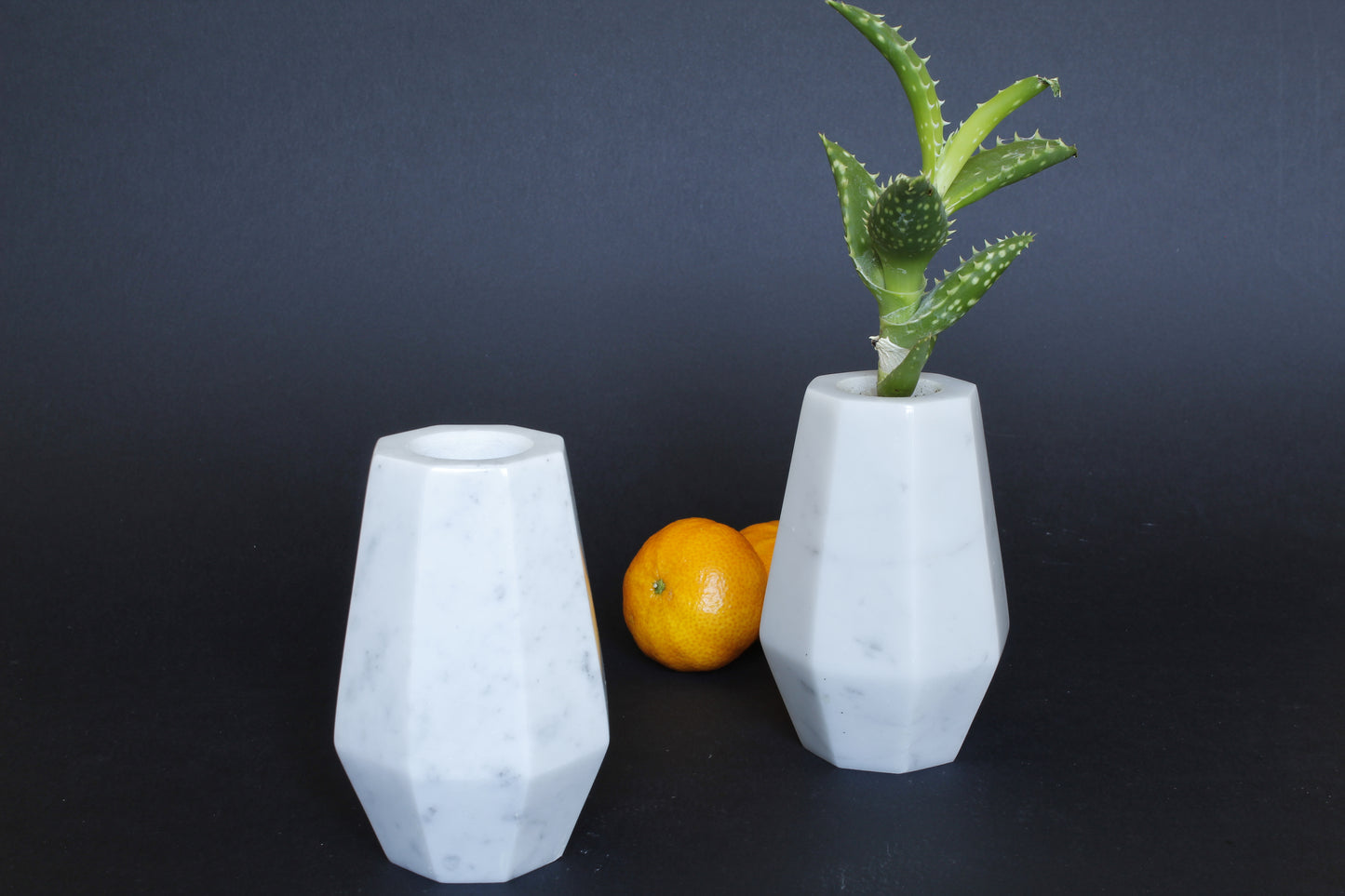 Decorative vase in white Carrara marble - Atene model